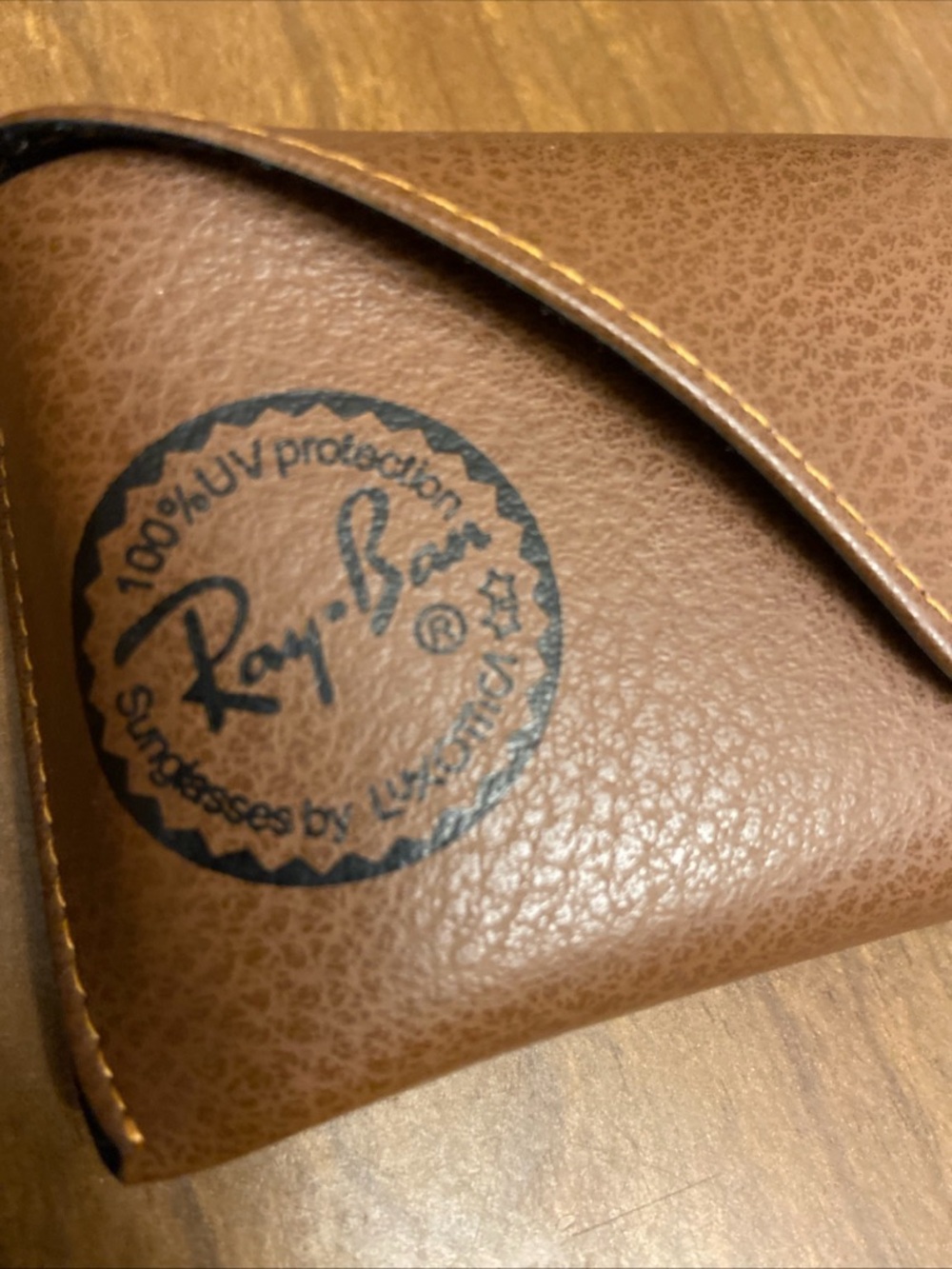 Ray-Ban Medium Brown Pebbled Leather Logo Snap Hard Sunglasses Case Only. - Picture 5 of 7